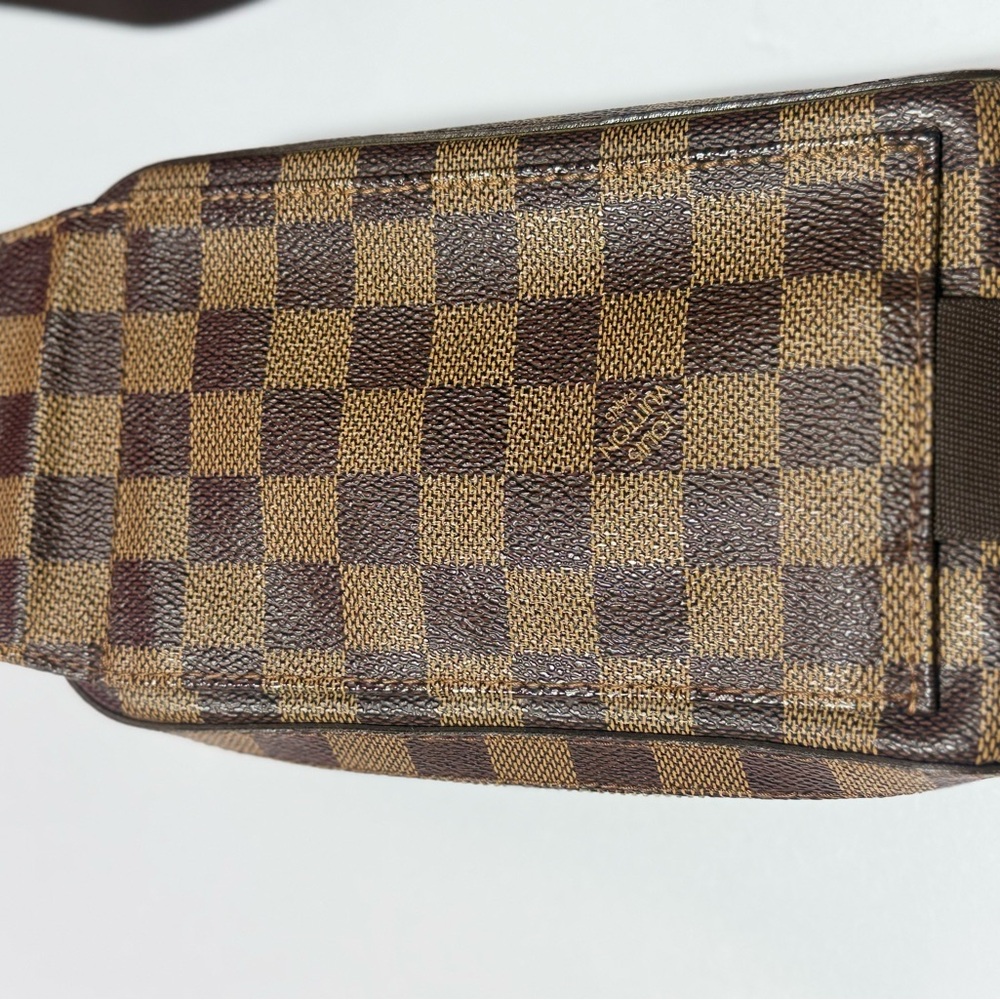 Louis Vuitton Bag with Red Lining and Gold Accents - Picture 8 of 9